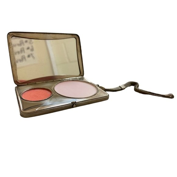 Vintage ArtDeco Nickel Silver Wristlet Compact with Mirror and Mesh Bracelet - Picture 5 of 7